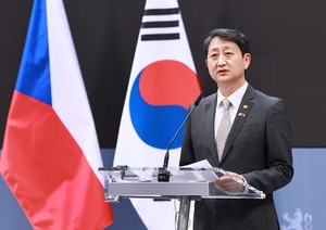 산업장관 “체코원전 잠깐 절차 지연…계약 무산 아냐”