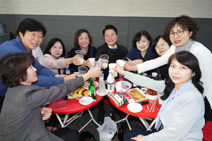 육동한 춘천시장, 후평어울야시장 활성화 위한 현장