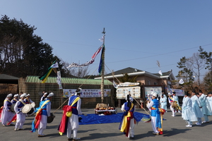 충남역사문화연구원, 볏가릿대 세우기 체험 교육 확대 실시