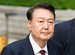 윤석열 전 대통령, 국민의힘 탈당…“김문수에 힘 모아 달라”