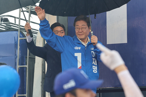 [대선 2025]2선 후퇴 이재명표 ‘기본소득’…“경로·타깃 세분화”