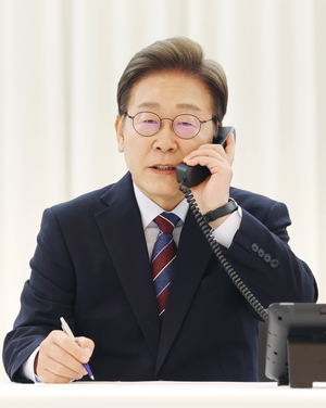 李-트럼프 “관세 조속합의 노력” 20분 통화 …협상 물꼬 트나