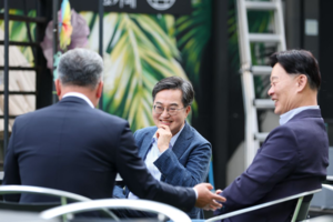 김동연, 김진경 의장·양당 대표와 ‘치맥 회동’... 민생추경·여야정협치위 복원 ‘한뜻’