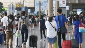 “비행기 뜨자 결제 전쟁도 떴다”...카드사·빅테크, 트래블족 쟁탈전