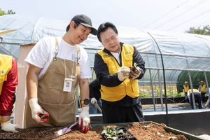 [전력 소식] 남동발전 ‘CEO와 농촌일손돕기’, 동서발전 ‘내부통제강화로 혁신 추진’, 남부발전 ‘노사합동 전문 상담원 양성’