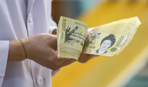 소득 대비 가계부채 여전히 높아…지난해말 1.7배