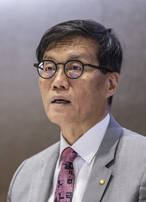 한은총재 “기대 심리로 가격↑...수도권 부동산 공급안 나와야”