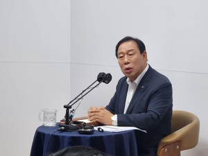 최민호 세종시장 “협치에 지쳤다. 빛 축제 예산 전액 삭감은 구조적 문제” ... 충남 민선 30년, 경제 규모 4배 성장