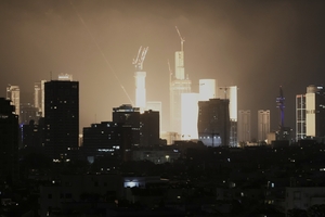 이란, 이스라엘에 피격 당일에 보복…중동 전면전 초읽기