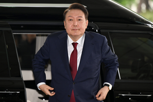 특검, 중단됐던 尹 조사 재개…“오늘 마치기 어려울듯”