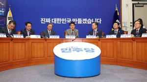 與 “상법 개정안 경제 살려” vs 경제단체 “부작용 심각, 재고해야”
