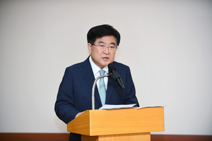 권오갑 HD현대 회장 “실적에 편승해 위기 심각성 간과…다 털어놓고 합심해야”