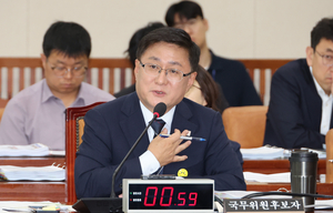 환경단체 편에서 이제는 적이 된 김성환…“에너지정책 맡는 자의 무게”