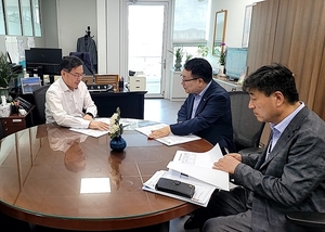 정헌율 익산시장, 기재부 찾아 국비 확보 ‘총력’... 시는 23일 어린이 풀장 개장