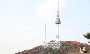 ‘케데헌’ 글로벌 빅히트에 남산타워 웃고 롯데타워 울다