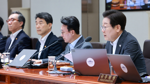 李 대통령 “방산 육성 컨트롤타워 신설해야”