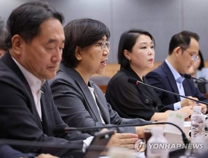 ‘조기 소진’ 실버론, 630억으로 확대…이달부터 다시 접수