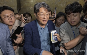 이춘석 법사위원장, 국회 본회의 도중 차명주식거래 의혹 ‘파문’