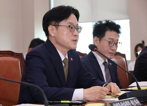 야당 “관세협상 정부 발표, 왜 미국과 다른가?”…산업장관 “문제 없다”