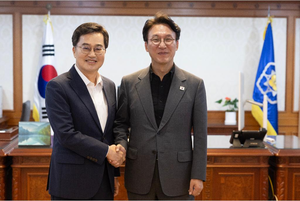 김동연, 김민석 총리·구윤철 경제부총리와 ‘반환공여지 개발’ 등 협력 논의