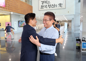 이철우 지사-김문수 후보 회동...경북도의회 농수산위 현장 의정 활발