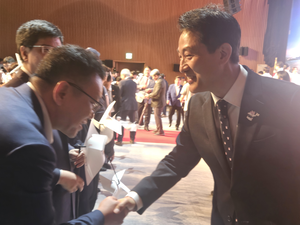 “조국 향한 마음 잊지 않겠다” 오세훈, 독립유공자 후손과 경축식