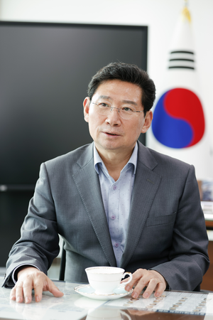 이상일 용인시장 “축구협회 간부의 시 공무원 폭행, 단호한 조치 혐회에 요구”