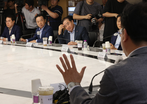 김영훈 노동부 장관 “노란봉투법, 개정 후 지침 마련”