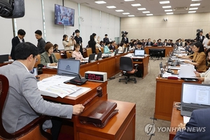 비의료인 문신 시술 합법화, 33년 만에 첫 관문 통과