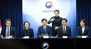 이재명 정부 “올해 성장률 0.9%대…30대 프로젝트로 3%대 회복”