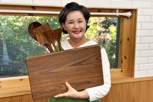 롯데홈쇼핑, 40년차 주부 유튜버 손잡고 ‘첫 주방 PB’ 출시