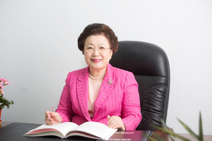與 “‘금거북이 의혹’ 이배용, 즉각 사퇴해야”