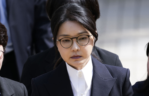 특검, 김건희 여사 구속기소…헌정사상 첫 ‘대통령 부부 동시 재판’