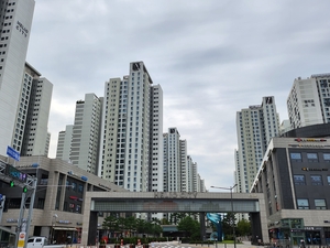 [임진영의 아파토피아] 강남권 ‘미니신도시’ 헬리오시티…“입지 최고지만 토허제 묶여”