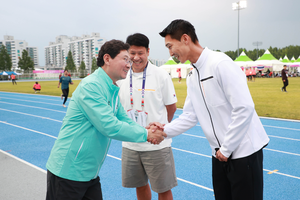 이상일, 우상혁 선수 세계육상선수권 은메달 획득 축하