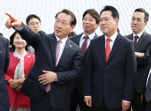 장동혁 국힘 대표, “인천항 내항 재개발·경인전철 지하화 끝까지 지원”
