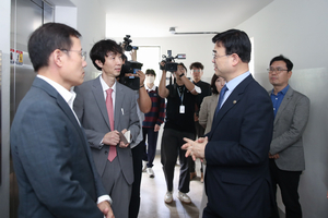 국토부 1차관 임대아파트 찾았지만…업계는 공급 ‘반신반의’