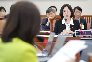 [2025 국감] 한전, 일사량 정보 해외서 구매…기상청장 “예측 자료 내년부터 제공”