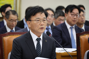 명륜당 ‘고리대금’ 의혹에도…산업은행 또 돈 풀었다