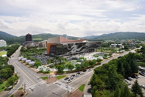 [르포]“세계가 오는 경주, 마지막 손질 분주… 천년의 고도 ‘APEC 무대’ 오르다”