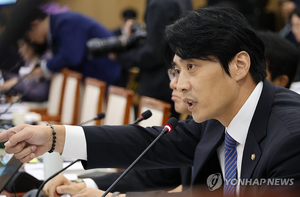 [2025 국감] 민주 한준호 “자료 엉망에 관리도 몰라”…국토부 ‘항공정보포털’ 부실 운영 질타