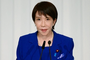 日다카이치 “야스쿠니참배, 적시 적절히 판단…외교 문제 아냐”