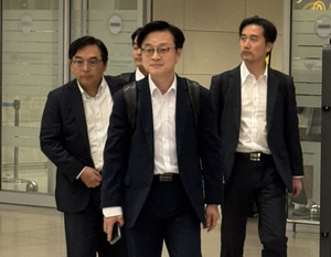 ‘美 급파’ 김정관 장관 귀국…“통화 스와프 논의 있었다”