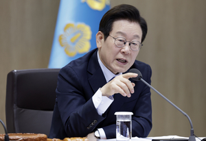 李 대통령 “코스피 3800 돌파…비생산적 투기 철저히 억제해야”