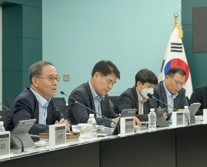 [금융 풍향계] 농협금융, ESG 비즈니스 본격 추진…“신성장 동력 확보” 外