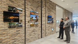 “LX 교육원 복도에 공주가 펼쳐졌다”…시정 홍보 갤러리 조성