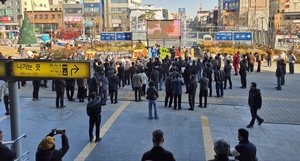 익산역 패싱에 격분한 익산시민들, 익산역 광장서 집회 열고 격노