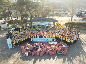 신천지자원봉사단 3개 지역연합회, 청도 현리리서 대규모 환경정화 활동 펼쳐