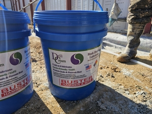 [단독] 유명 지열천공 함마드릴업체 드릴메이커사, 출처불명 오일 수년간 유통 ‘의혹’