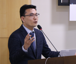 [전력산업 세미나] 전우용 교수 “LNG는 재생에너지와 함께 늘려야 하는 보완재”